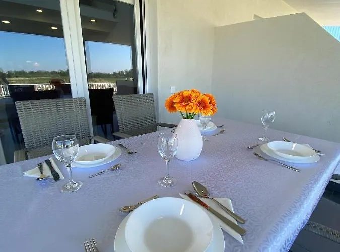 Il-holidays * Paralía