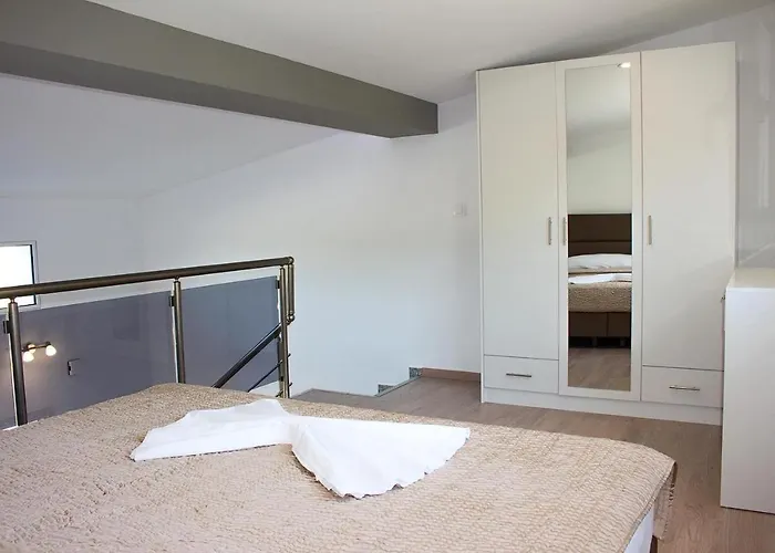 Il-holidays * Paralía